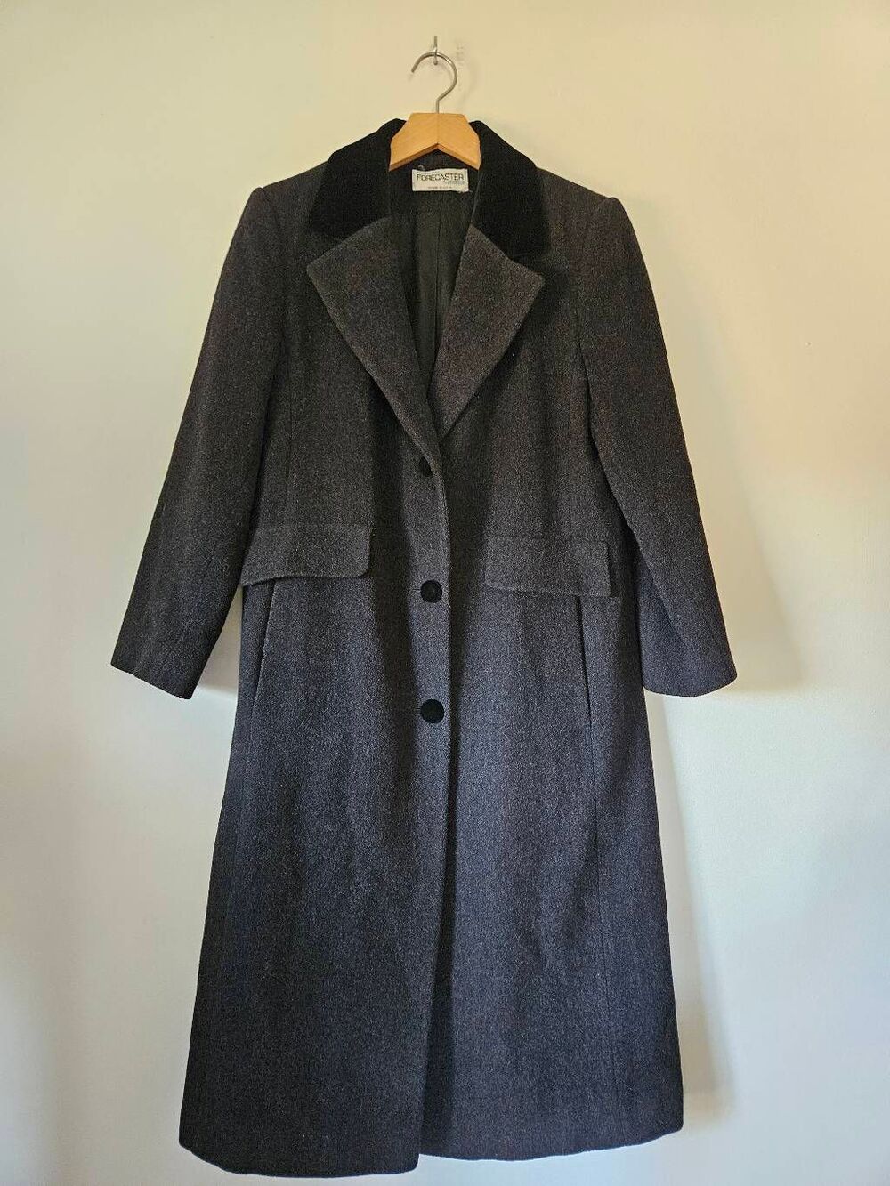 Vintage Forecaster Boston 100% Wool Long Coat Size 4 Gray Black Velvet Collar US